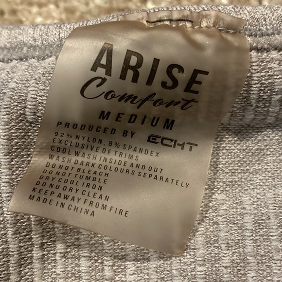 Echt Arise Comfort Long Sleeve Athletic Crop Top Compression Size M - Picture 3 of 7